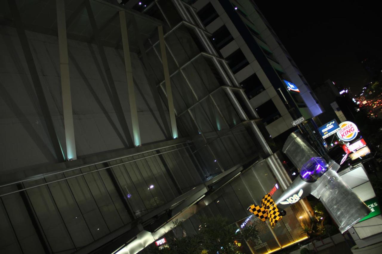 108 Hotel By Him Jacarta Exterior foto